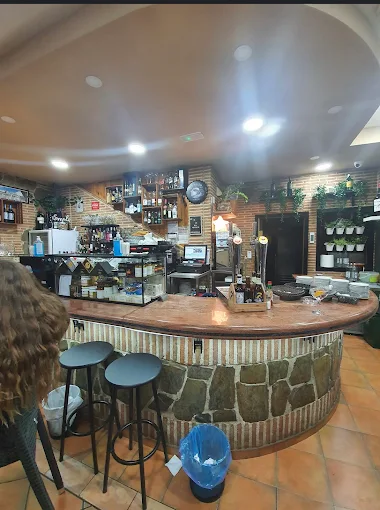 Barra del restaurante Romayka de David Aguilar en Pinto