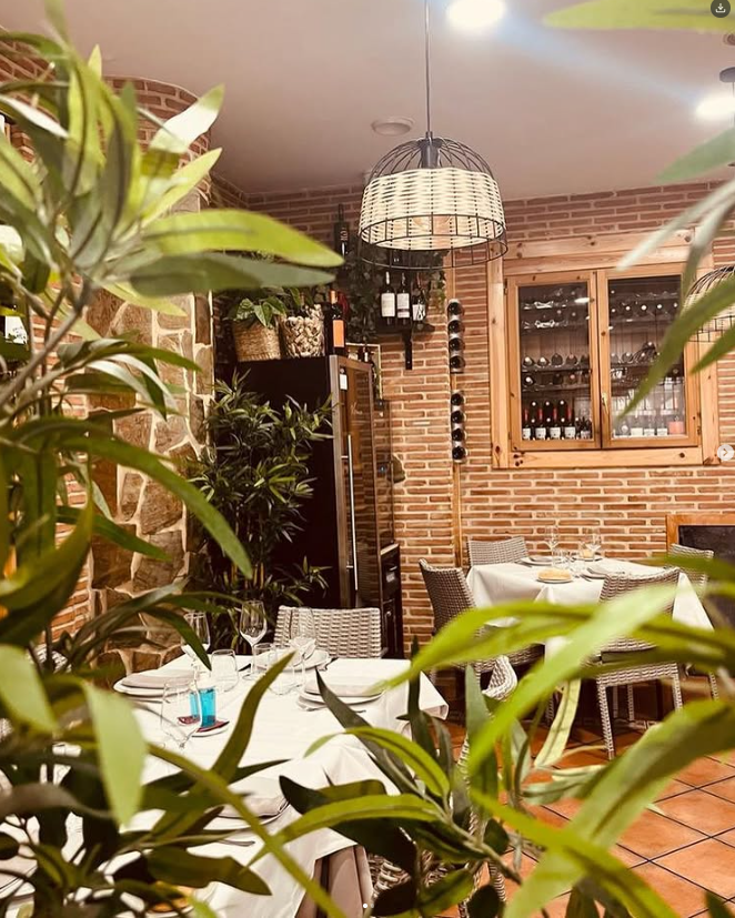 Salón rústico de Romayka de David Aguilar en Pinto